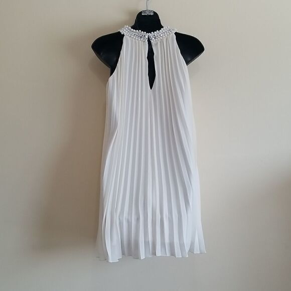Speechless Cream Pleated Dress Sz Small - Picture 8 of 12